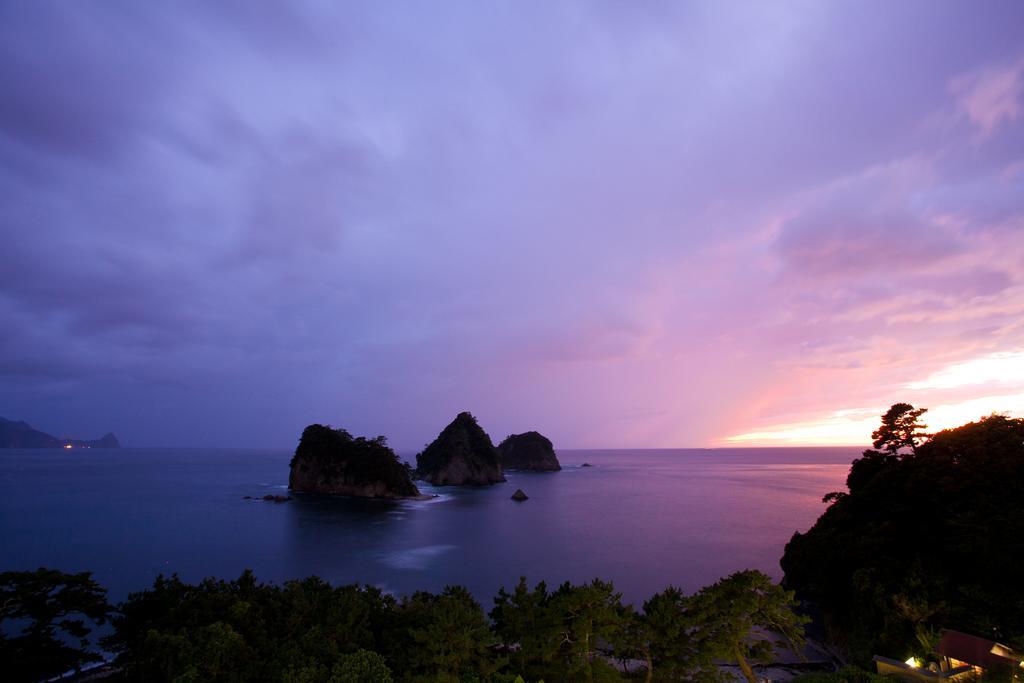 Dogashima Onsen Hotel Нишиизу Екстериор снимка